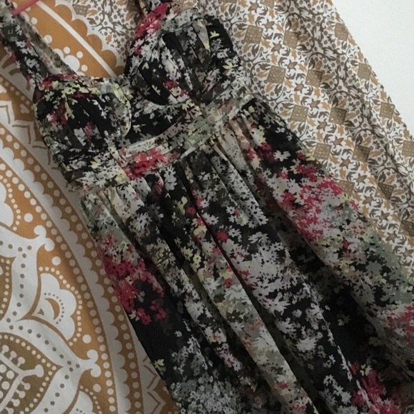 Candie’s Floral Dress size small - Picture 2 of 5